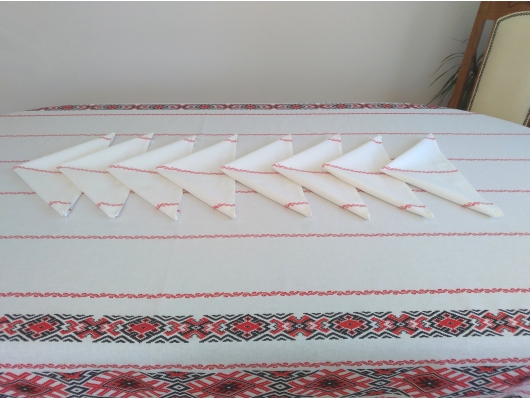Fata de masa din bumbac 100% cu 12 servetele,  2,4 x 1,5 m, model Traditional2