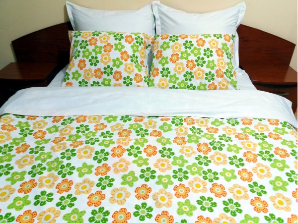 Lenjerie de pat Funny Flowers Duo-W, King Size, calitate I, gama "Lenjerii CriDesign" Lenjerie de pat Funny Flowers Duo-W, King Size, calitate I, gama "Lenjerii CriDesign"
