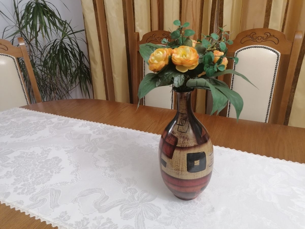 Napron-traversa masa, din damasc crem, calitate I, cu dantela 50x210 cm, doua parti Napron-traversa masa, din damasc crem, calitate I, cu dantela 50x210 cm, doua parti